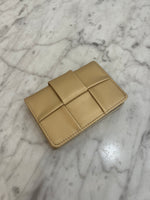Load image into Gallery viewer, Quilted Leather Wallet
