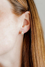 Load image into Gallery viewer, Screwback Stud Earrings Whitney White Marshmallow
