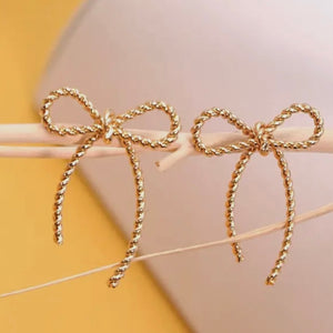 Rope Bow Stud