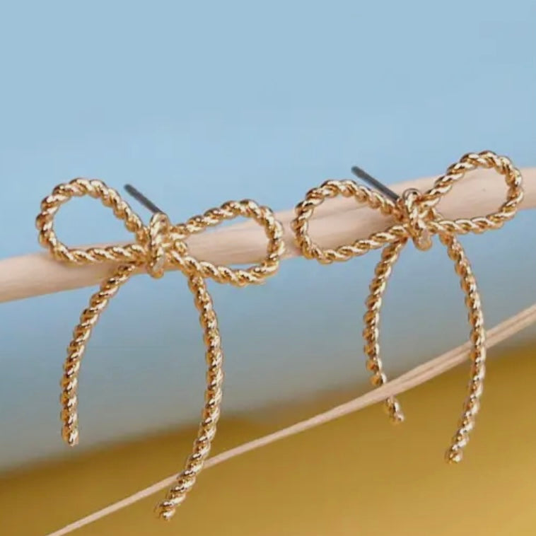 Rope Bow Stud