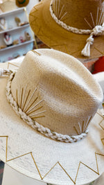 Load image into Gallery viewer, Queen Bee Hat White Palm
