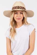 Load image into Gallery viewer, Leopard Band Straw Sun Hat
