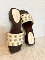 Load image into Gallery viewer, Fiora Butter
