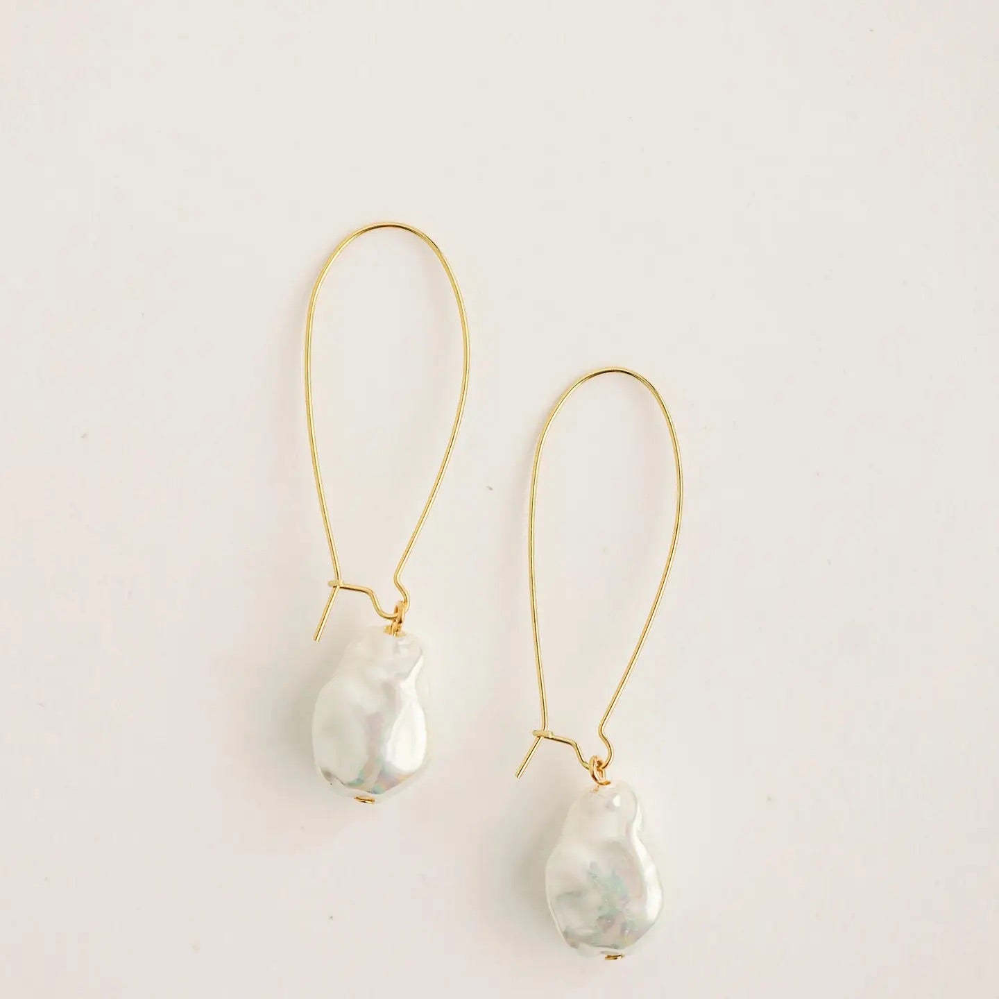 Natural Pearl Minimalist Earring