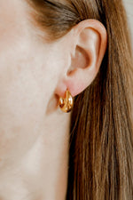 Load image into Gallery viewer, Huggie Earrings Sunday Hoop
