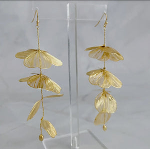 Filigree Flower Drop 18k Earring