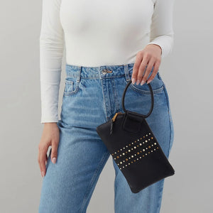 Sable Wristlet Black Pebbled