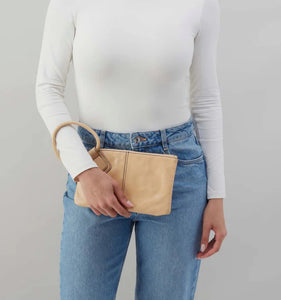 Sable Wristlet Desert Sand
