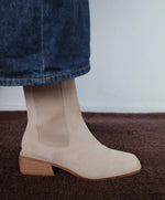 Load image into Gallery viewer, Effie
