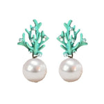 Load image into Gallery viewer, Cove Earring
