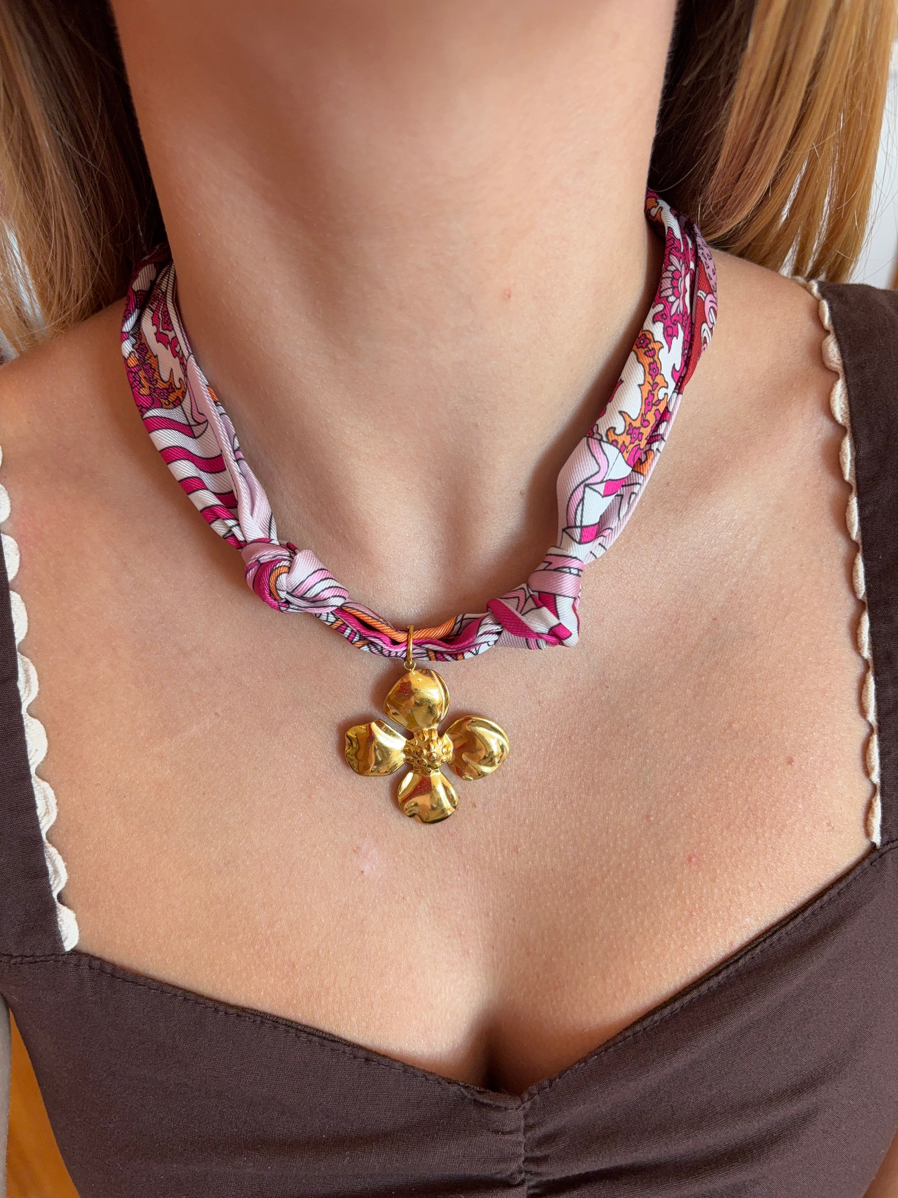 Full Bloom Scarf Necklace